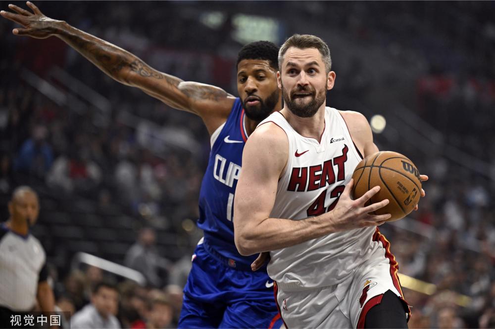 球员并肩作 球员并肩作