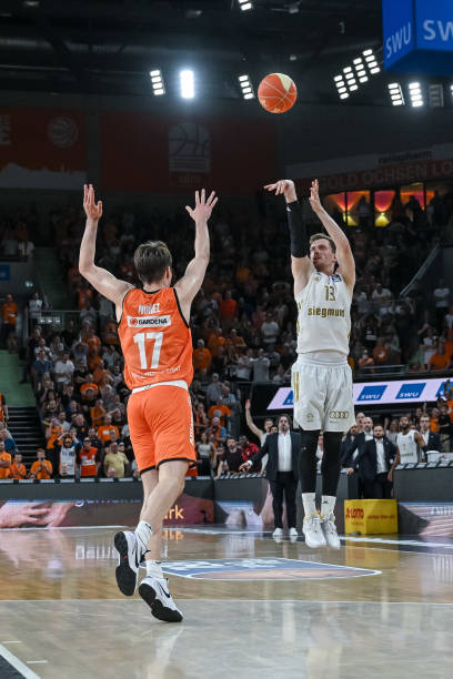 猛龙险胜国 猛龙险胜国